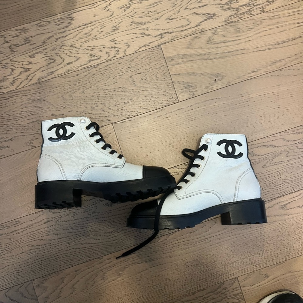 Chanel boots size 38.5 worn once!